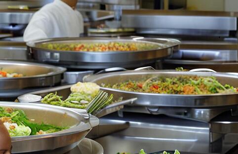 在大学食堂里包个窗口挣钱吗？需要考虑哪些因素