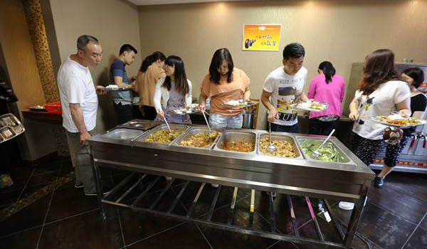 什么是团膳服务,食堂是否属于团膳膳食？